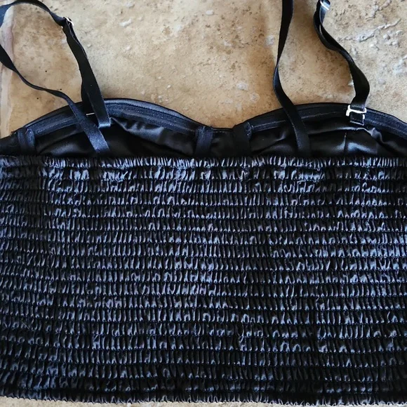 Bundle of 2 tank silky tank tops size womans  small - Picture 3 of 8